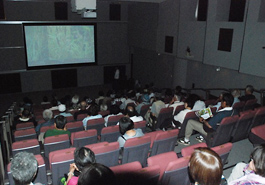 横芝光町において写真展と講演会を実施